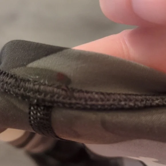 Lululemon UVP Run Short SleeveHeritage 365 Camo Crispin Green Multi size 12/14? - Picture 9 of 9